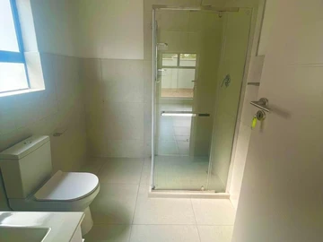 3 Bedroom Flat & Apartment