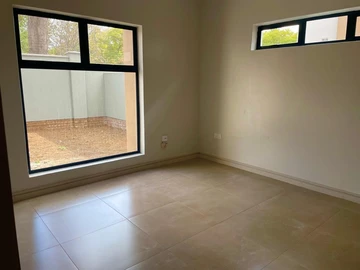 3 Bedroom Flat & Apartment