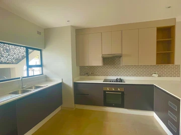 3 Bedroom Flat & Apartment